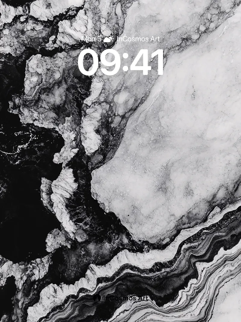 Silent Agate Wallpaper with Deep Veins