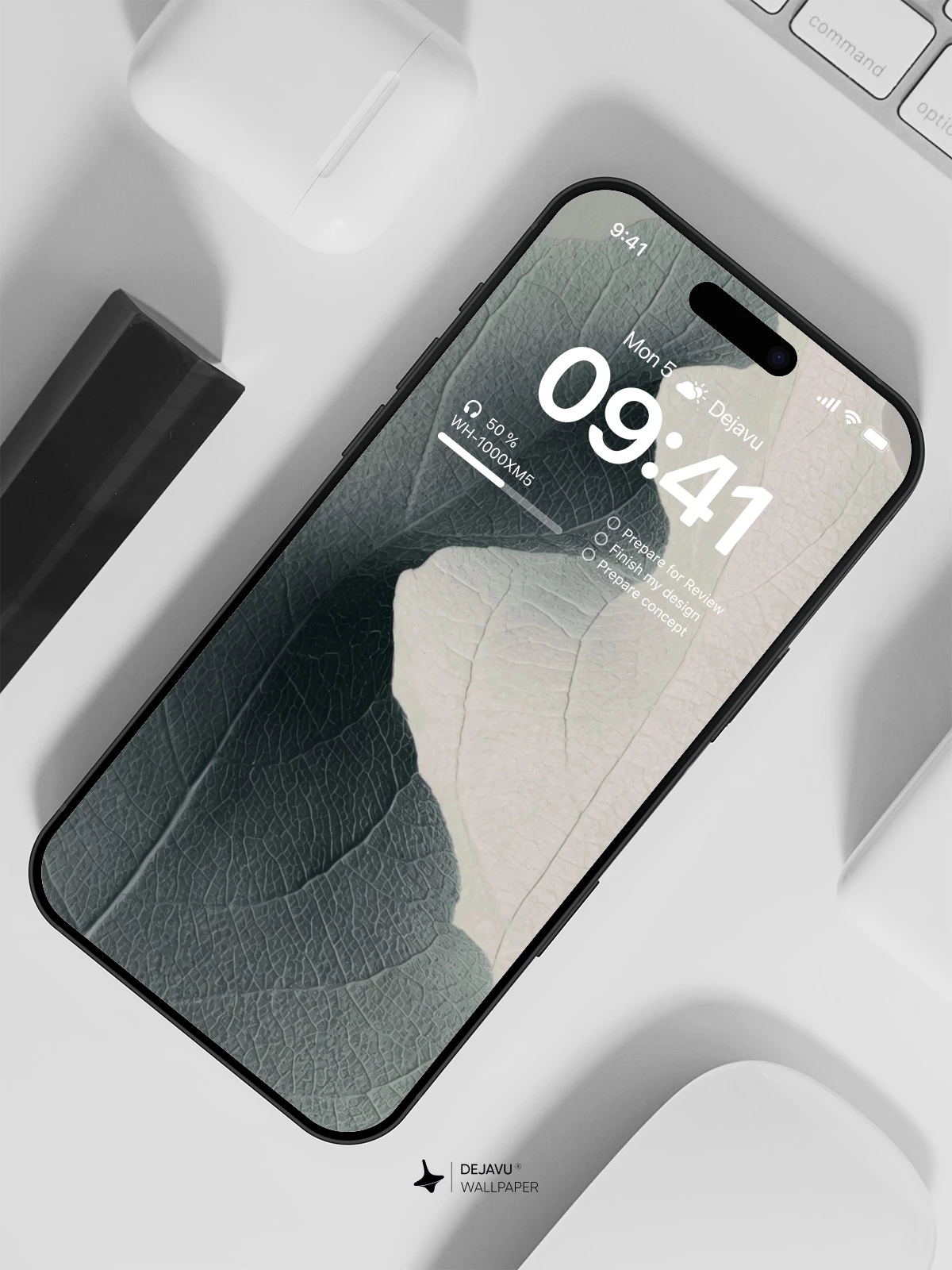 Monochrome Leaf Texture Wallpaper 4K for Mobile Background