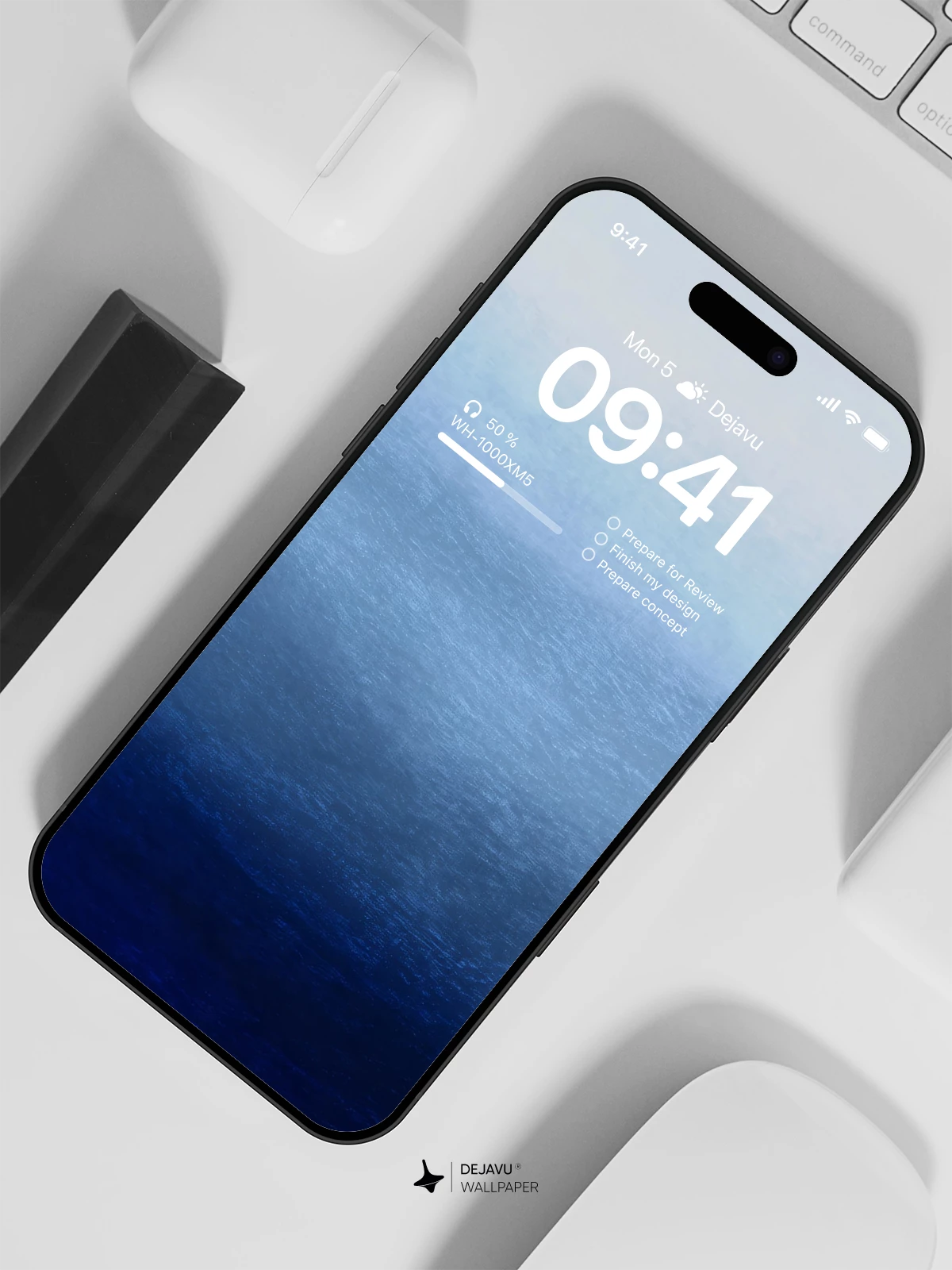 Deep Blue Ocean Gradient Wallpaper 4K for iPhone Lock Screen