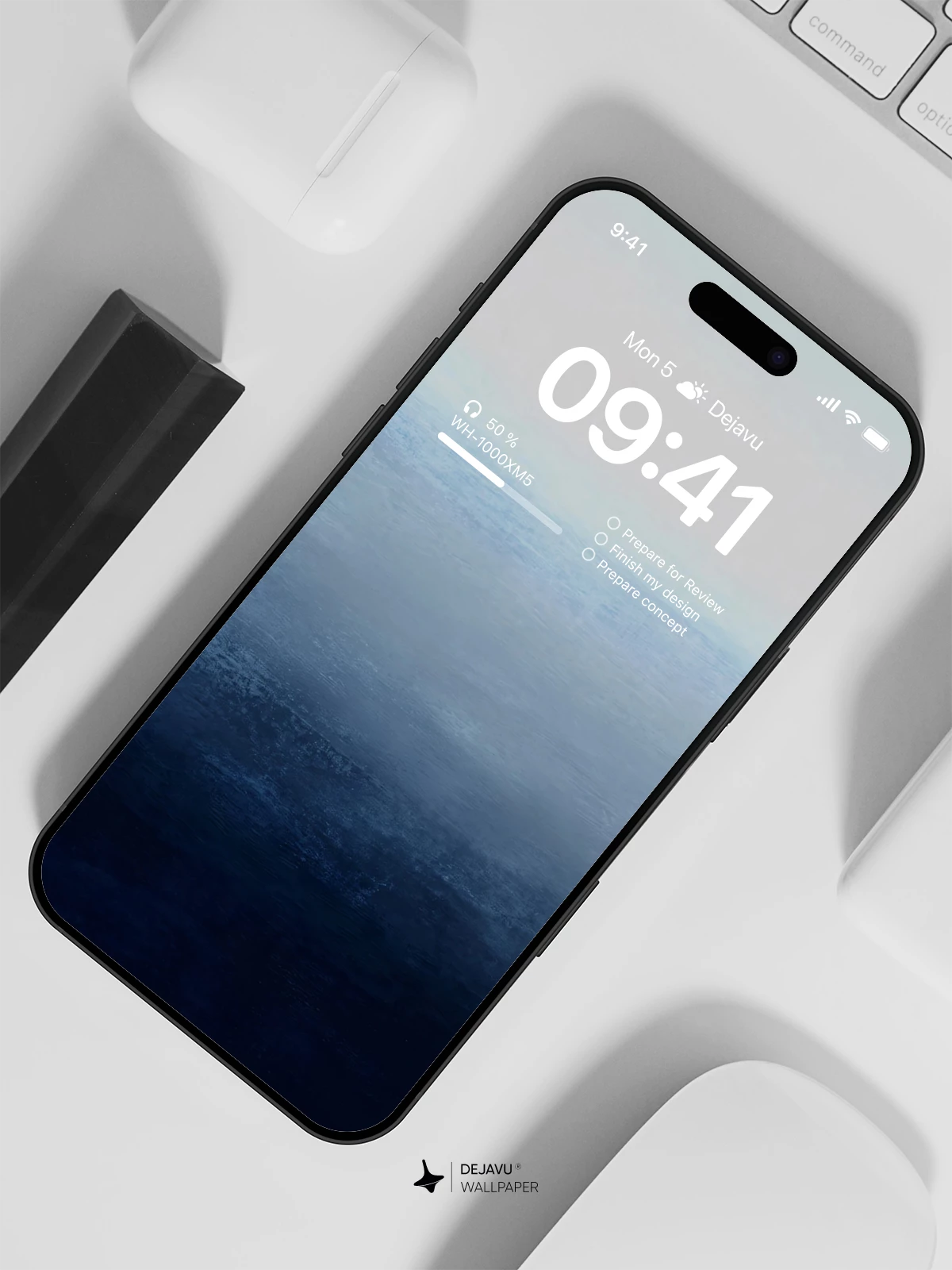 Dark Blue Ocean Gradient Wallpaper 4K for iPhone Lock Screen